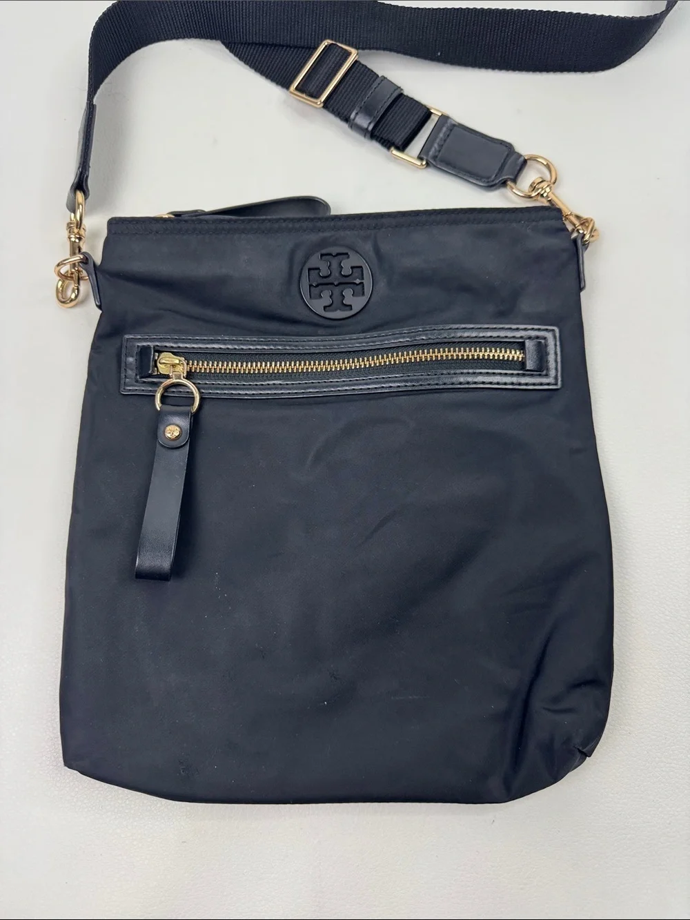 Tory Burch Black Nylon Crossbody Gold Zip Hardware Adjustable strap Designer